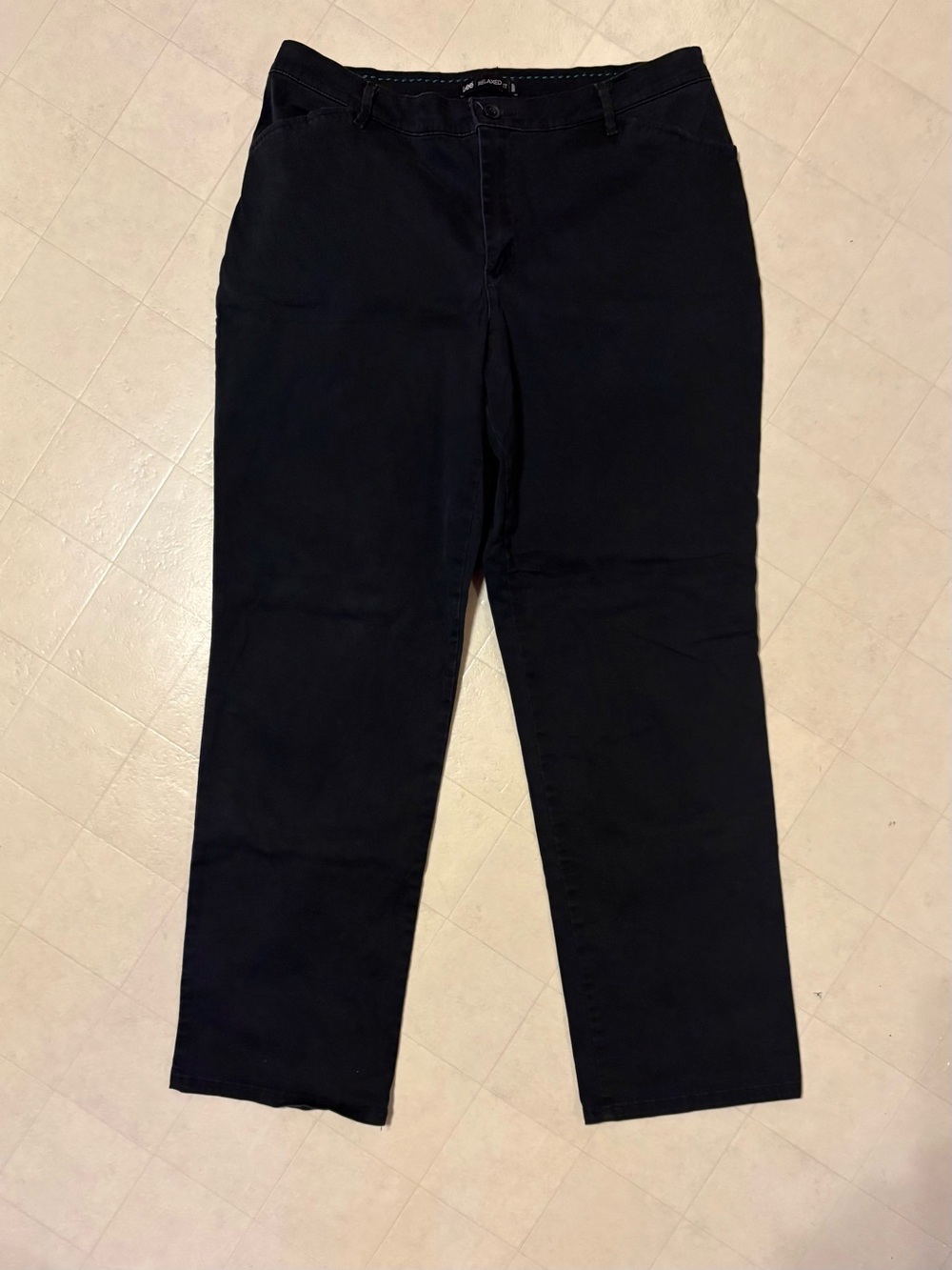Lee Relaxed Fit in Black Has Pockets in Back Size 14 Medium Lightweight